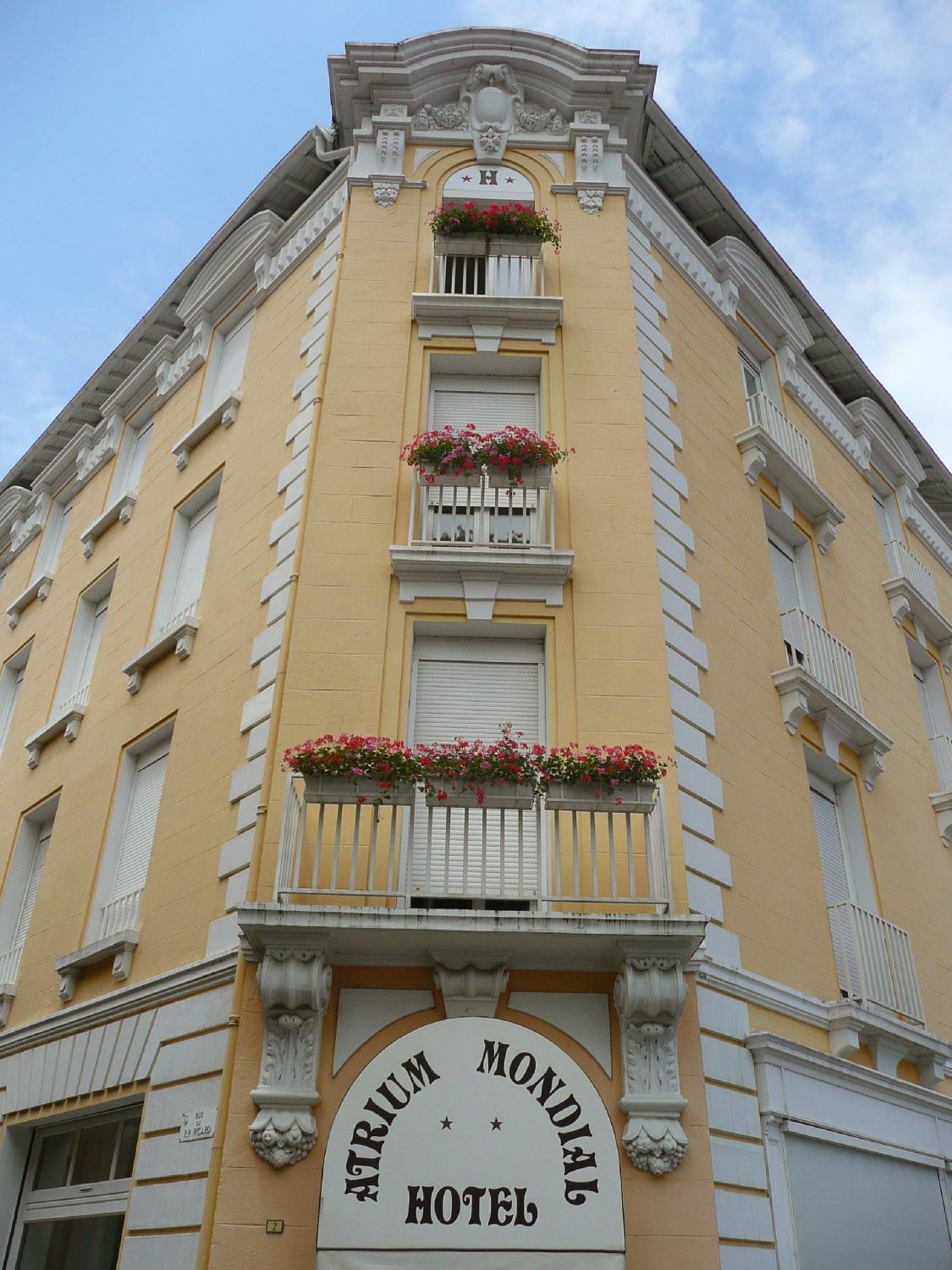 Hotel Atrium Mondial Lourdes Kültér fotó
